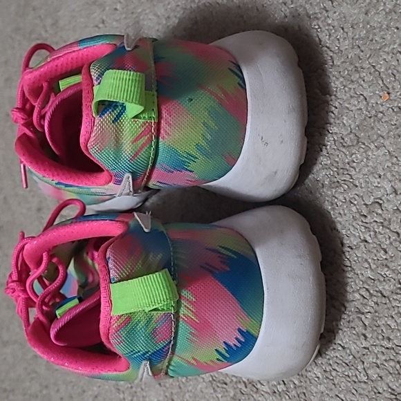 Nike Roche - Picture 5 of 6